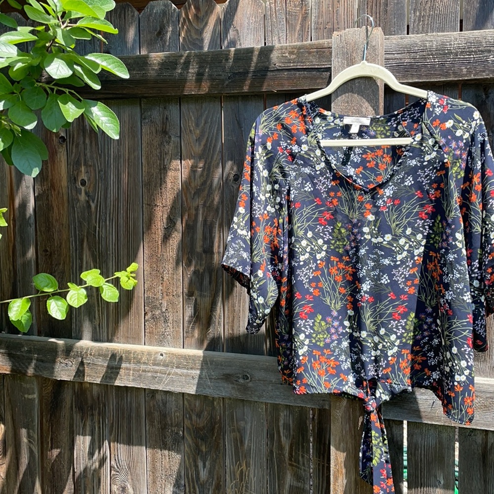 Flowing Floral Como Vintage Brand Tie Front Top